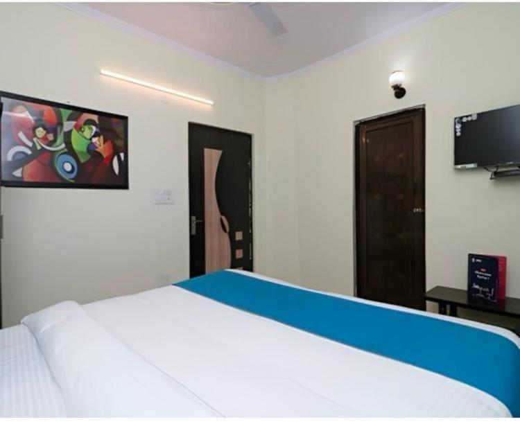 Hotel Aditya Residency Near Sector 63 Metro Station Noida Ngoại thất bức ảnh