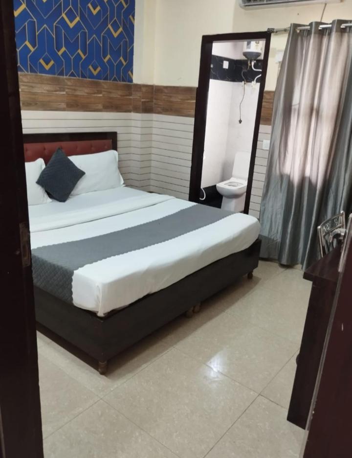 Hotel Aditya Residency Near Sector 63 Metro Station Noida Ngoại thất bức ảnh