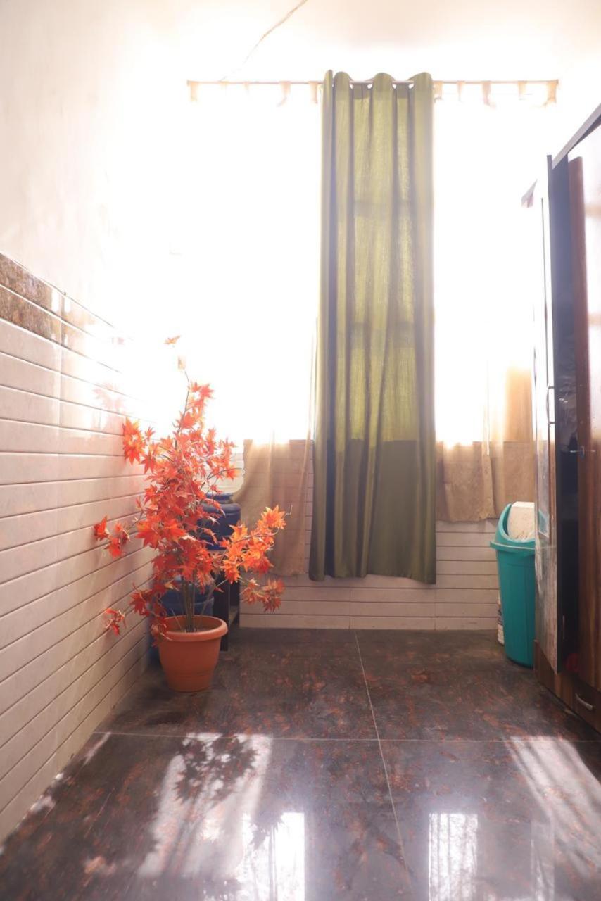 Hotel Aditya Residency Near Sector 63 Metro Station Noida Ngoại thất bức ảnh